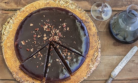 PASTEL DE CHOCOLATE Y VINO TINTO